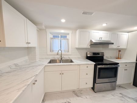 All Inclusive 3 Bedroom Lower unit in Welland! - Photo 2