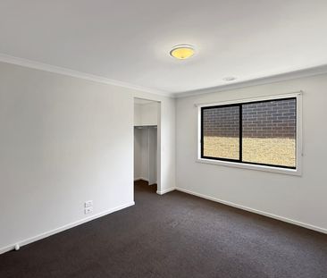 🏡 4-Bedroom House in Wallan - Photo 3