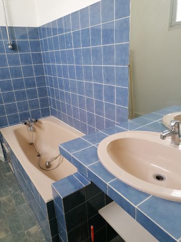 Location Appartement 3 pièces 96m² - Photo 2