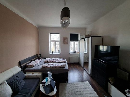 Pronájem bytu 1+1 • 42 m² bez realitkyBořivojova, Praha - Žižkov - Photo 1