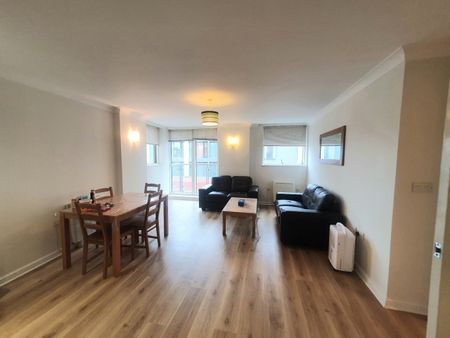 2 Bed Flat, Icon House, RG1 - Photo 3