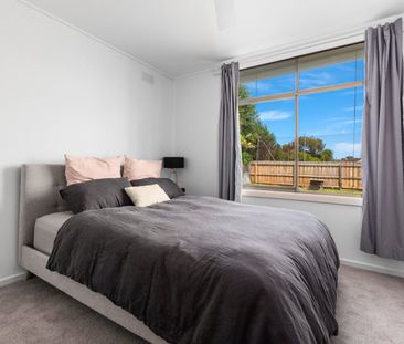 Charm and Location in the heart of Herne Hill - Photo 4