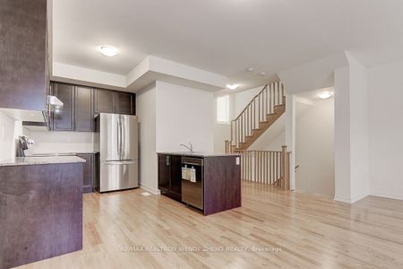 Townhouse For Lease | E8146306 - Photo 5