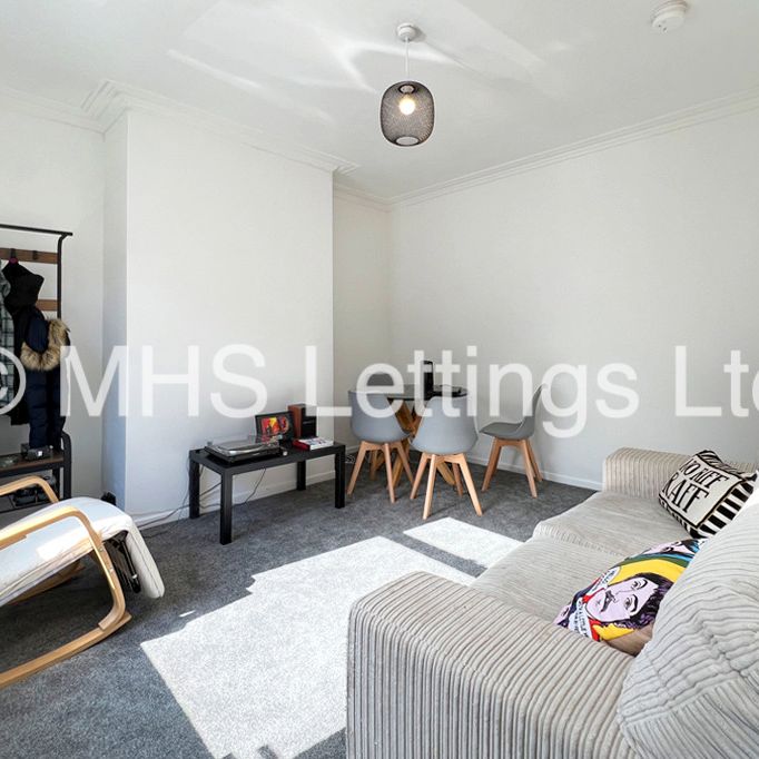 2 Bedroom Mid Terraced House for rent in Harold Street - Photo 1