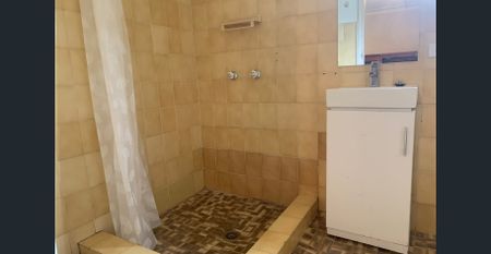 Generously Sized 1 Bedroom Unit - 12 Month Lease - Photo 5