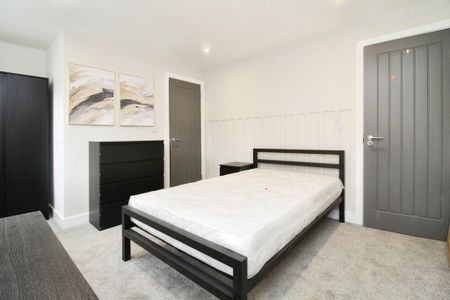 6 bedroom terraced house to rent - Photo 3