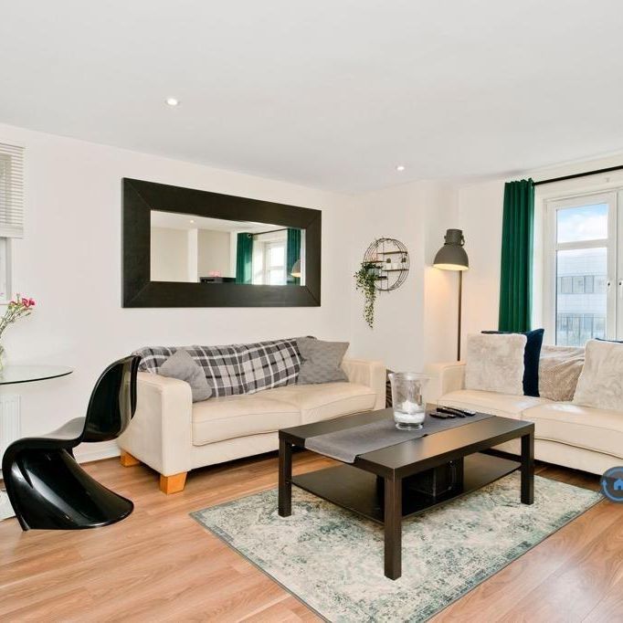 2 bedroom flat to rent - Photo 1