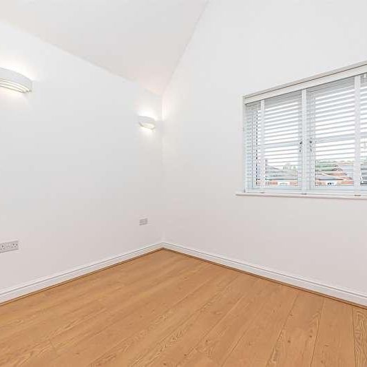 Outfield Crescent, Wokingham, RG40 - Photo 1