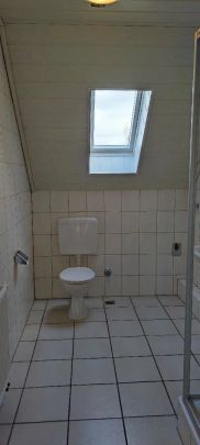 Gemütliche 2-Zimmer-Dachgeschoss-Wohnung *Balkon * Einbauküche - Photo 1