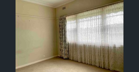 House, Bungalow and Carport - Photo 4