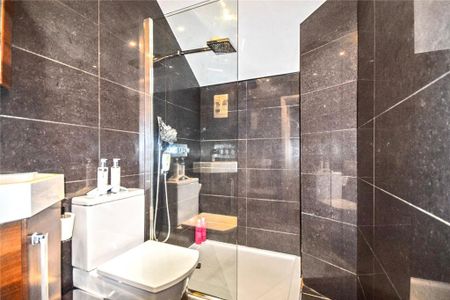 3 bedroom end of terrace house to rent - Photo 4