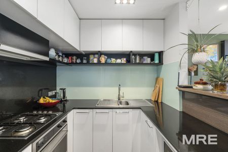 1206/28 Wills Street, Melbourne - Photo 3