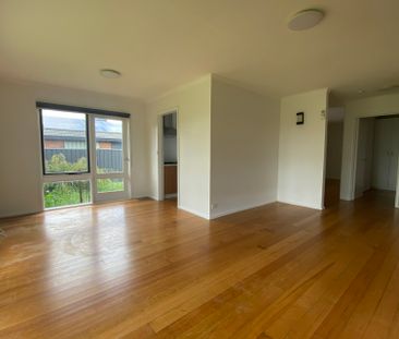 Welcome to 16 Eastern Street, a beautifully renovated family home. - Photo 2