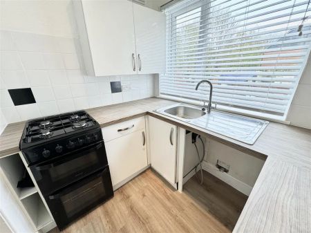 Wharfdale Road, Poole - Photo 4