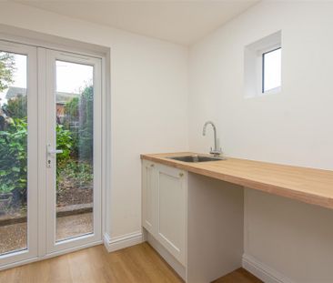 3 bed House To Let - Photo 5