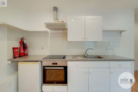 Studio to rent - Photo 3