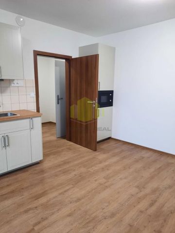 Pronájem bytu 2+kk 48 m2 - Fotografie 2