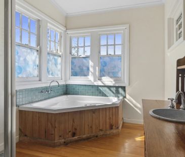 Quaint Home - Photo 5