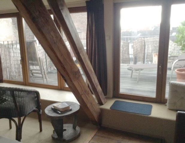 Luftig möblierte Maisonette im französischen Stil mit Dachterrasse - Foto 1