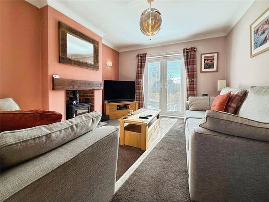 3 bedroom semi-detached house to rent - Photo 1