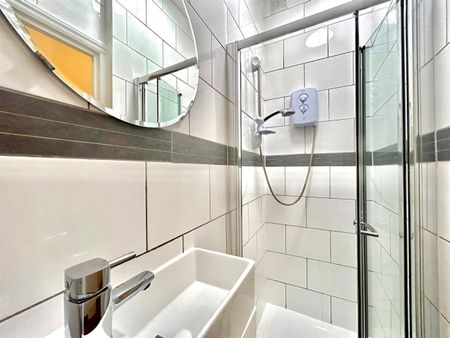 The Vale, Acton, W3, London - Photo 3