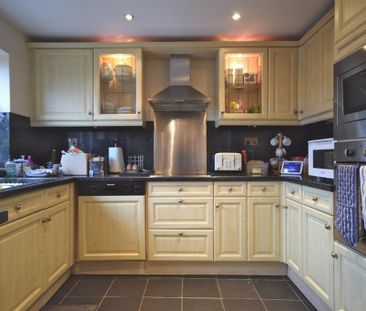 3 bedroom semi-detached house to rent - Photo 5