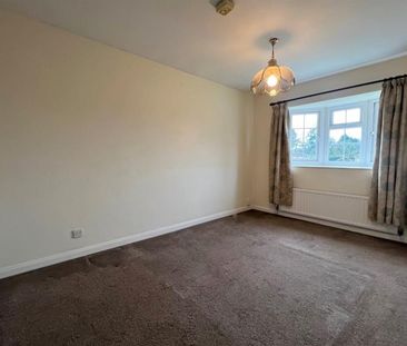 2 bedroom end of terrace house to rent - Photo 2