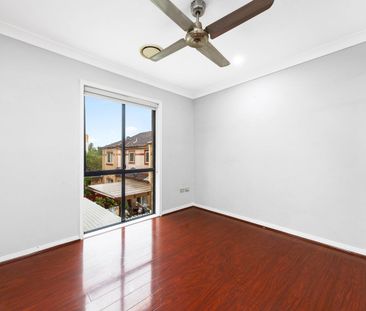 Light and bright family haven | Timber floors | Renovated kitchen a... - Photo 2