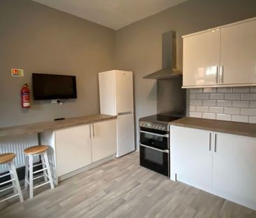 Large Rooms Newly Refurbished 10 Bed HMO St Johns Room 6 - Photo 5