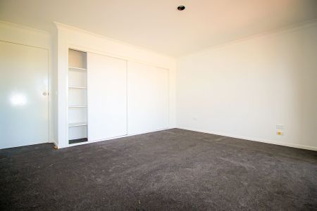 3 BEDROOM TOWNHOUSE - Photo 3