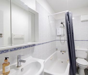 4 bedroom maisonette to rent - Photo 2