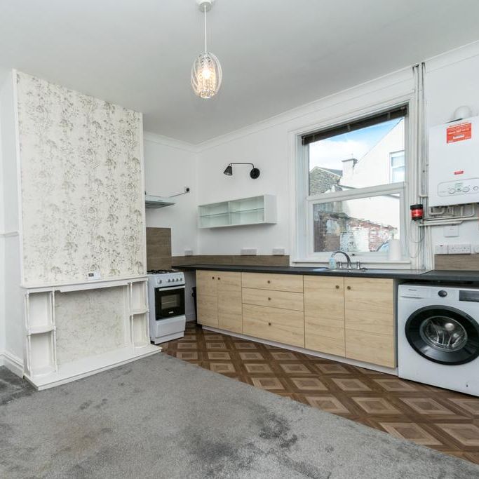 2 bedroom townhouse to rent - Photo 1