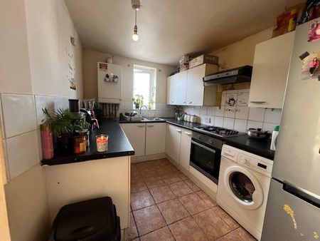 2 bedroom apartment to rent - Photo 5