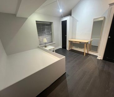 Room in a Shared House, Queens Road, RG1 - Photo 1