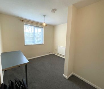 4 bedroom terraced house to rent - Photo 5