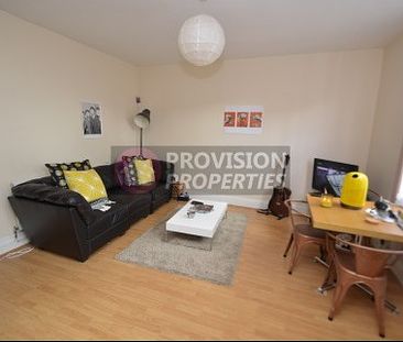 2 Bedroom Houses Flats in Hyde Park - Photo 5