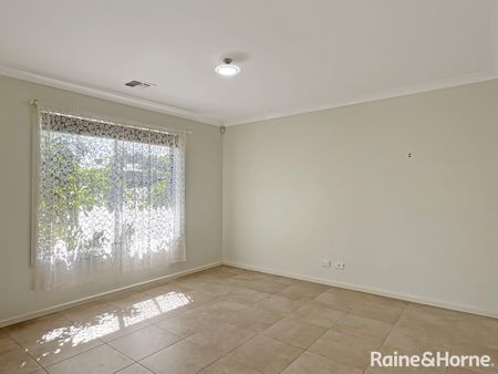 1/53 High Street, Queanbeyan East NSW 2620 - Townhouse For Rent | Domain - Photo 3