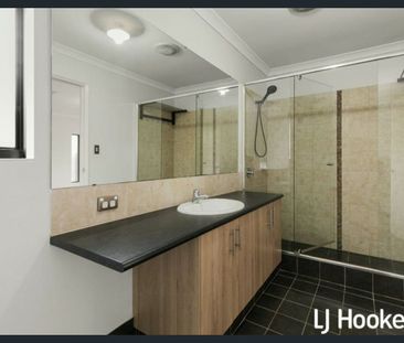 28 Chipping Crescent, Wellard, WA 6170 - Photo 6