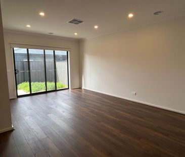 BRAND NEW, Functional & Great Location!! - Photo 1