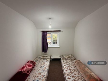 3 bedroom terraced house to rent - Photo 3