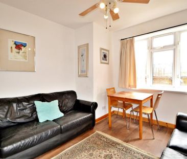 4 bedroom end of terrace house to rent - Photo 2