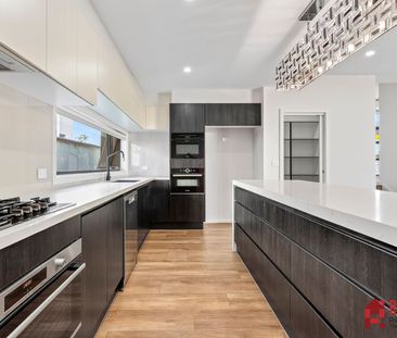 93 Sculthorpe Avenue, Whitlam ACT 2611 - House For Rent | Domain - Photo 2