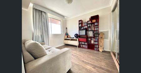 Fully furnished modern style unit with ocean views and rooftop entertaining - Photo 3