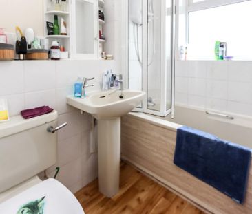 2 bedroom semi-detached house to rent - Photo 5