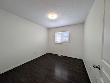 For Lease - 175 Penny Lane, Hamilton, Ontario - Photo 5