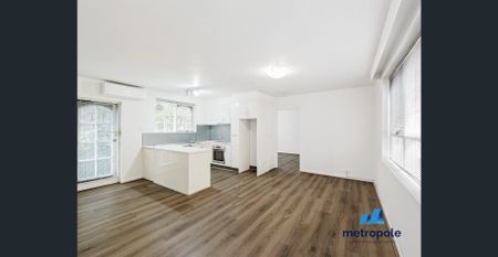 FULLY RENOVATED 1 BEDROOM APARTMENT - Photo 4