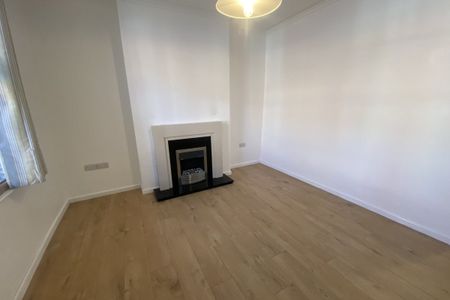 Ellerker Avenue - Photo 2