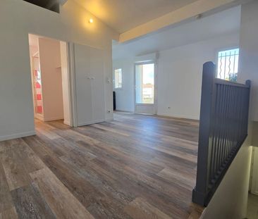 Appartement à louer 2 pièces • 27,89 m2 Saint-Martin-de-Crau - Photo 1