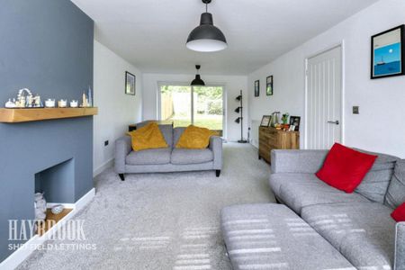 3 bedroom semi-detached house to rent - Photo 2