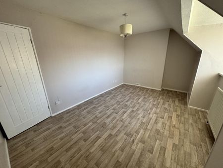 2 bedroom end of terrace house to rent - Photo 5